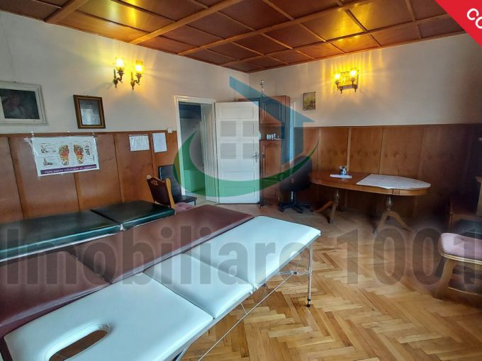 Apartament 4 camere în casă, cartier Progresul, zona Centrală, curte comună și garaj, comision 0