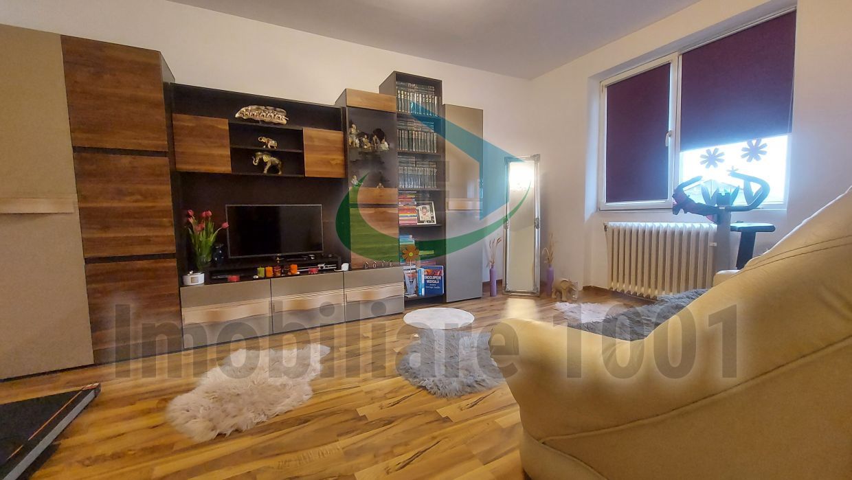 Apartament 2 camere, Victor Babes, decomandat, etaj superior