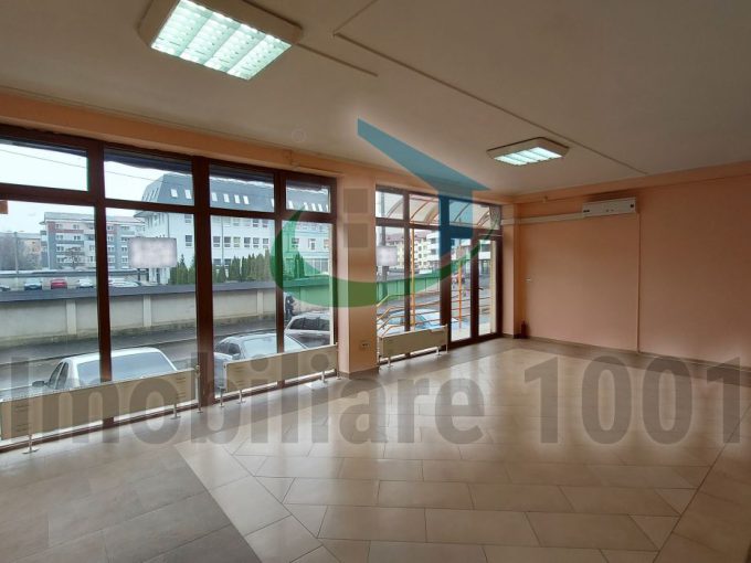 Spațiu comercial cu vitrină stradală, suprafață 60 mp, zona Spitalului Someșan