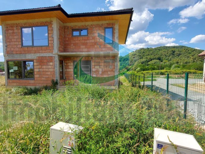 Tăuții Măgherăuș, casă 4 camere, suprafață utilă 126 mp, teren 900 mp, construcție nouă la roșu