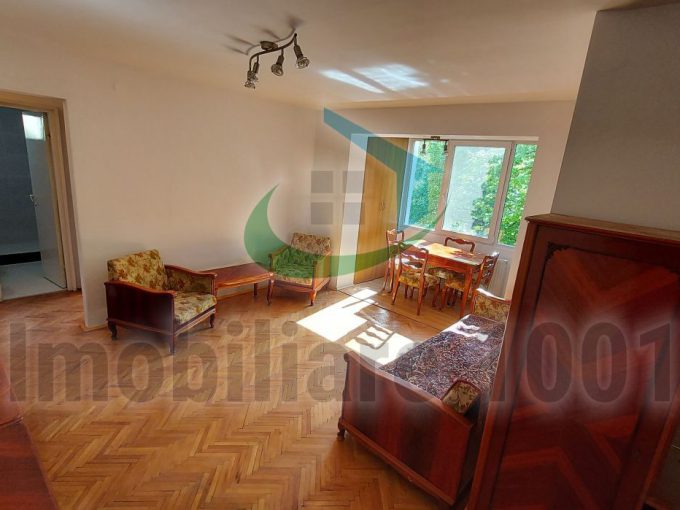 Apartament 4 camere, Moldovei, etaj 2, construcție cărămidă